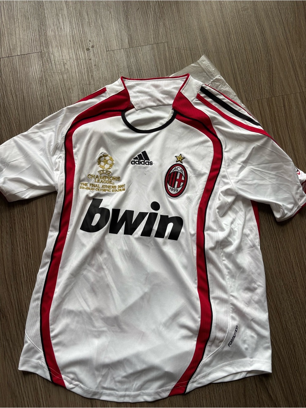 Kaka AC Milan 2007
Champions League final jersey (NWT)
Size S,M,L,XL